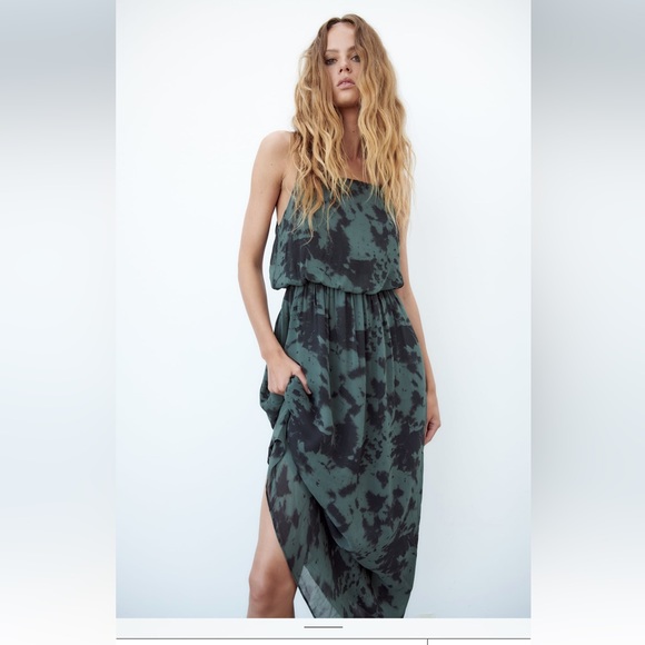 Zara Dresses & Skirts - ZARA PRINTED MIDI DRESS